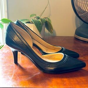 Kelly & Katie black pumps